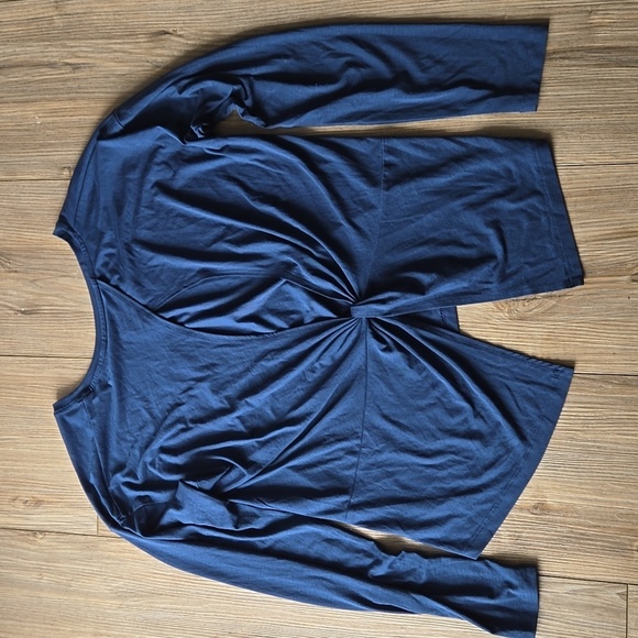 Athleta Essence Twist Long Sleeve Athletic Top - Picture 3 of 6